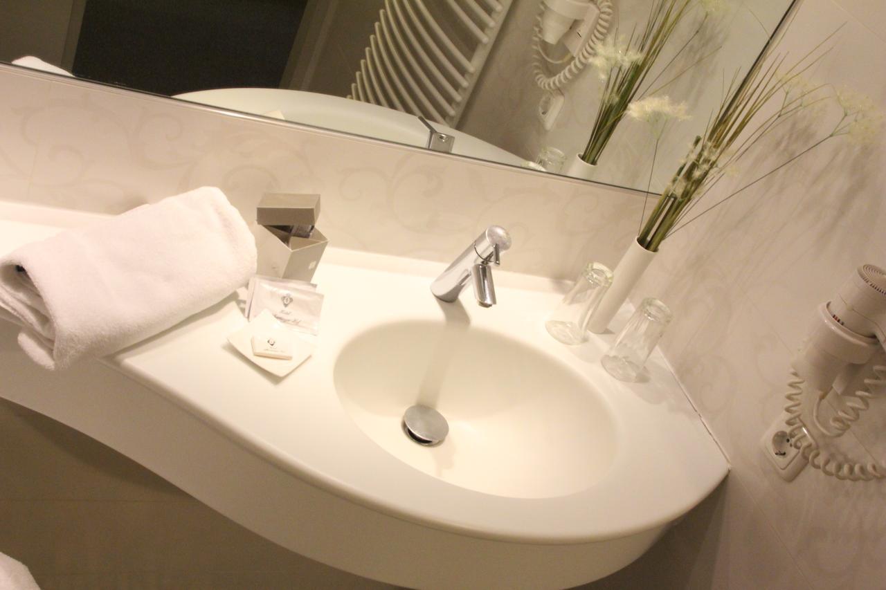 Hotel Alhartinger Hof Leonding Quarto foto